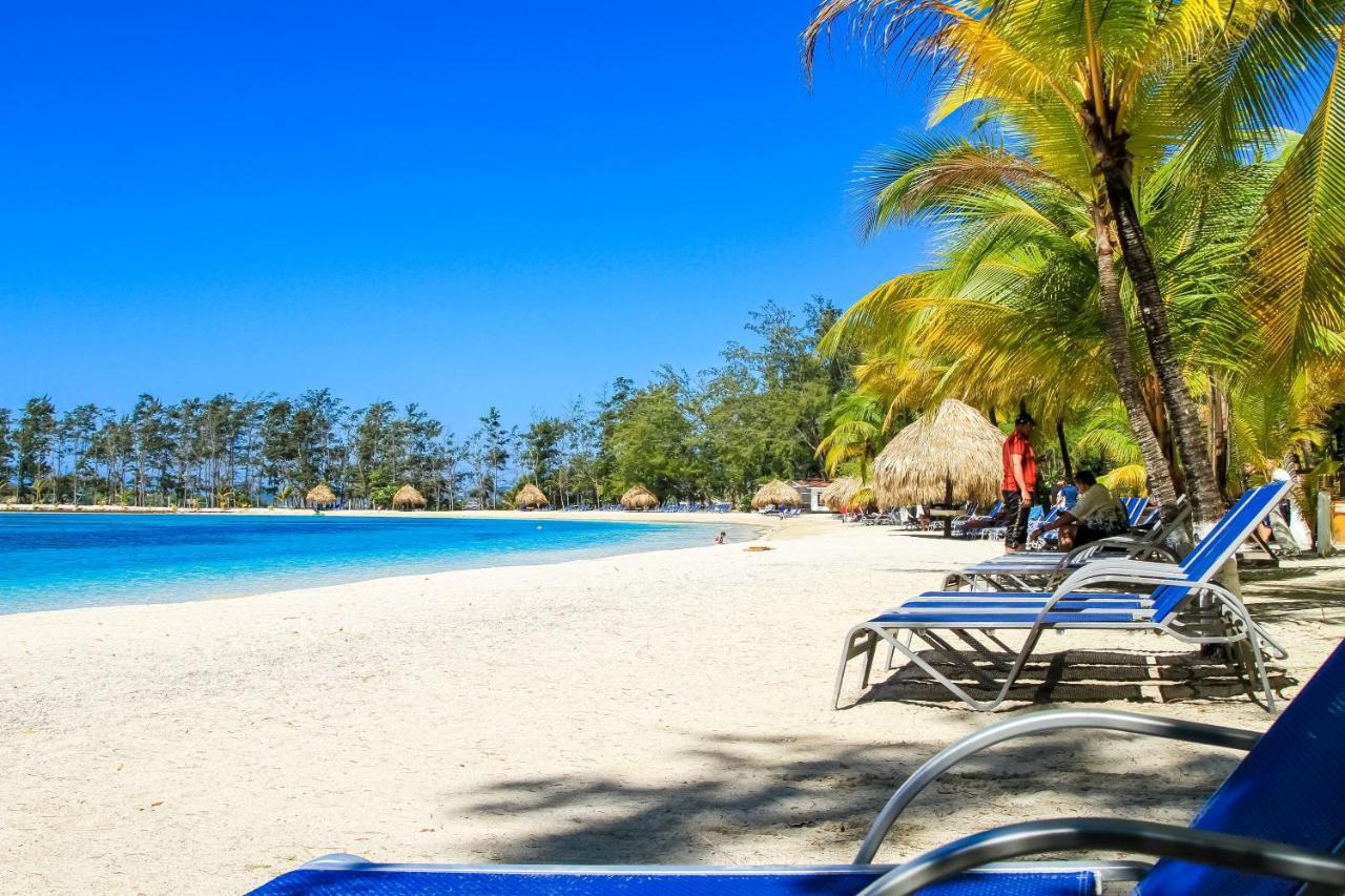 Fantasy Island Beach Resort And Marina First Bight Exterior foto